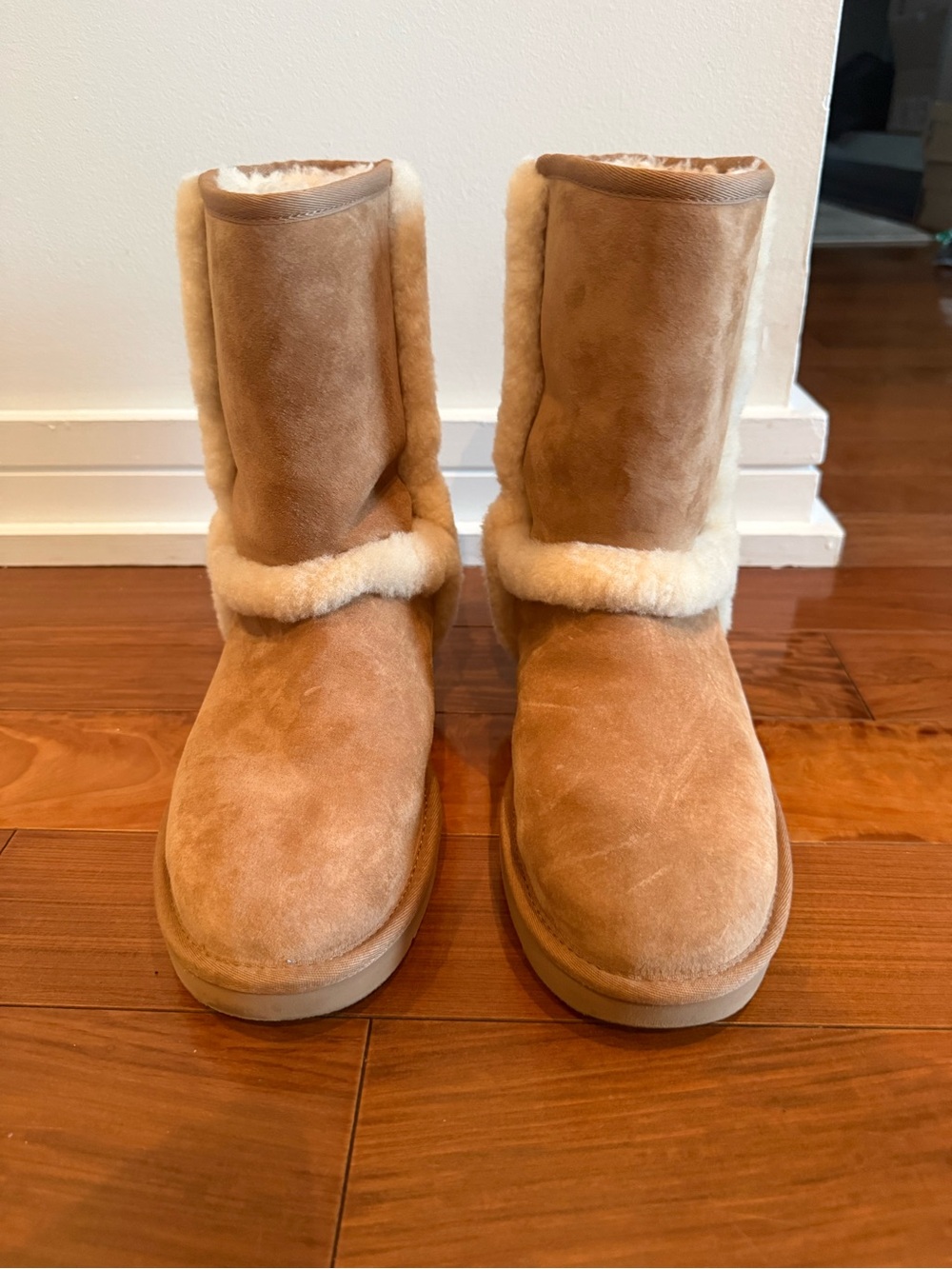 UGG Women's Chestnut Suede Shearling Winter Boots- Sz 10 - Worn Once